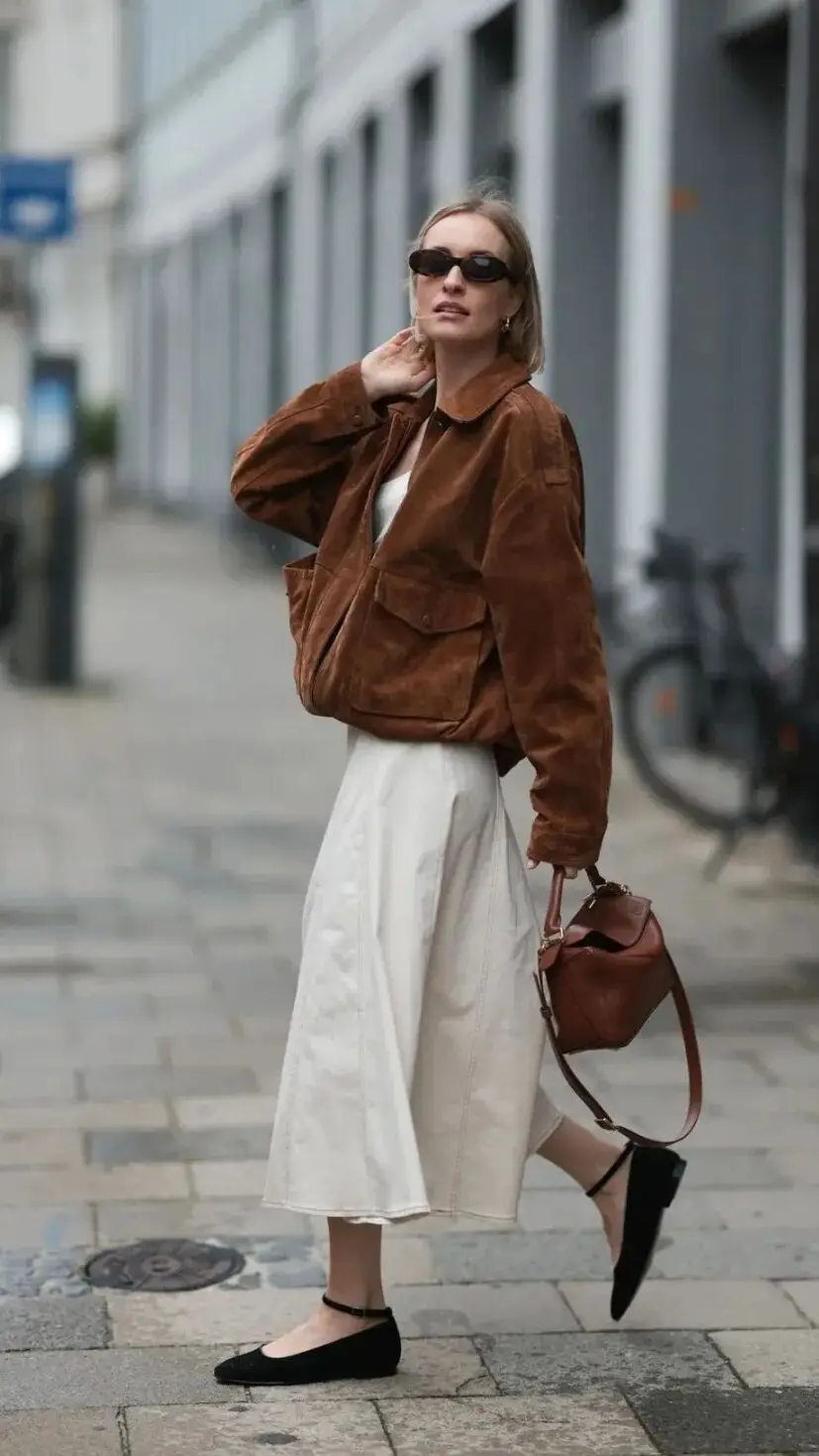 _休闲鞋搭裙子_鞋子搭配裙子