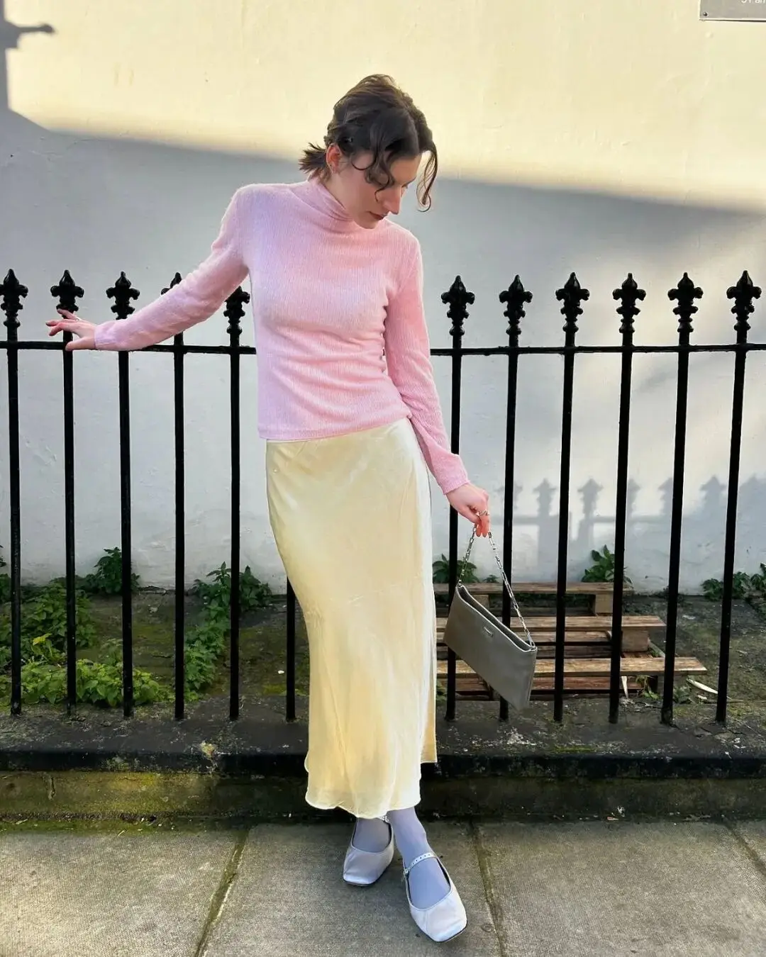 _休闲鞋搭裙子_鞋子搭配裙子