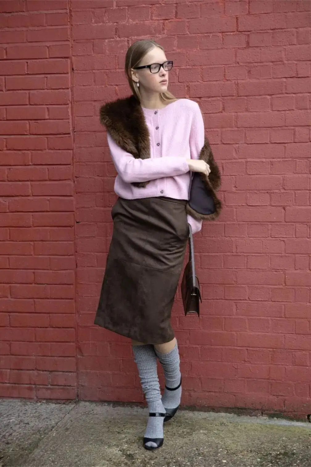 休闲鞋搭裙子_鞋子搭配裙子_