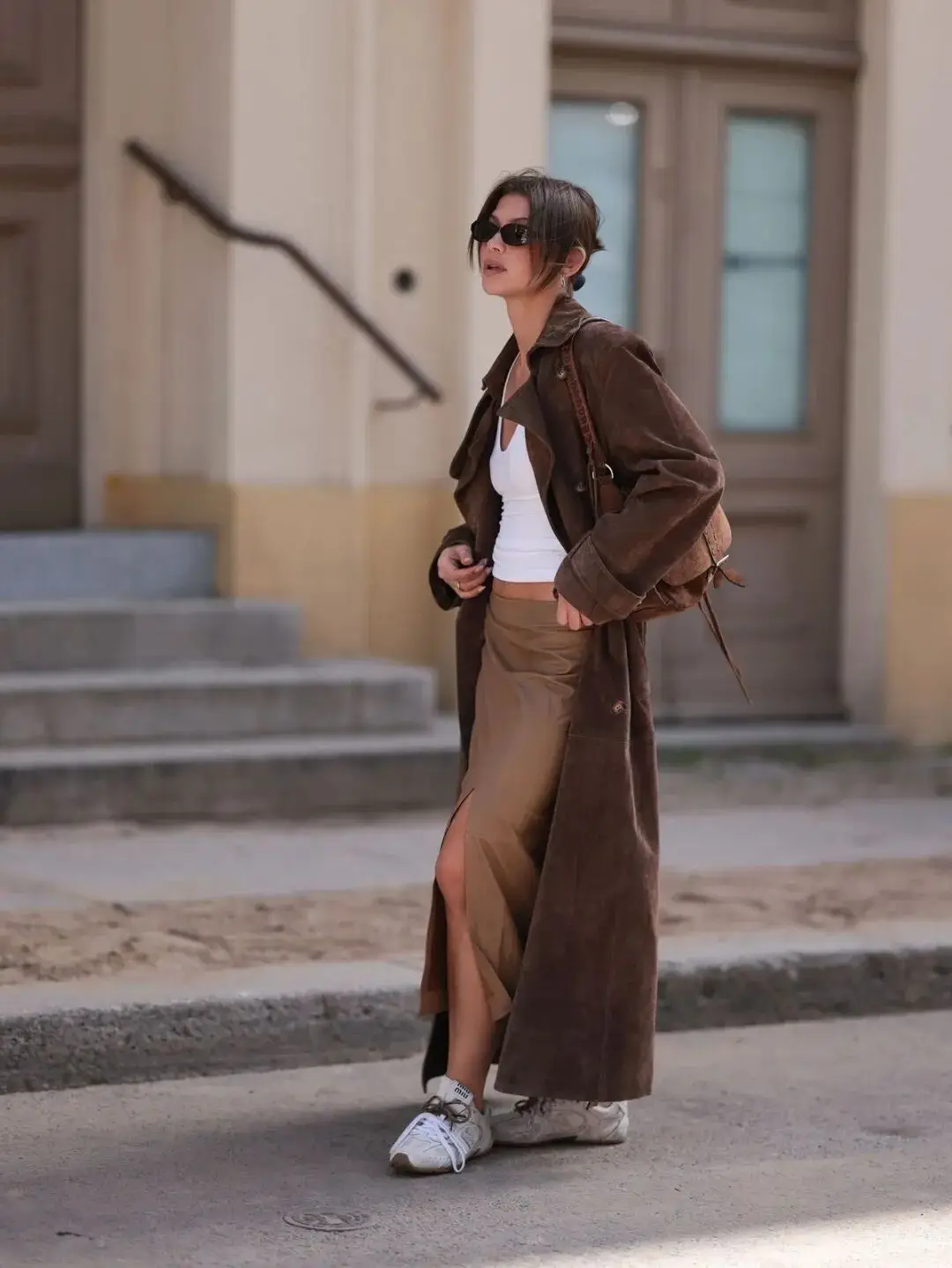 休闲鞋搭裙子_鞋子搭配裙子_