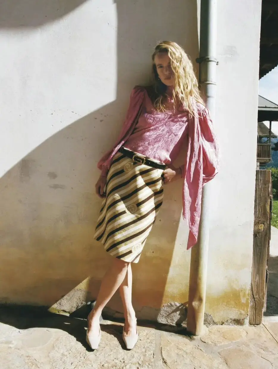 _休闲鞋搭裙子_鞋子搭配裙子