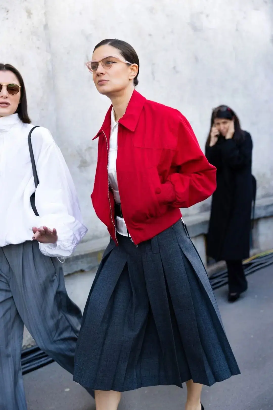 _休闲鞋搭裙子_鞋子搭配裙子