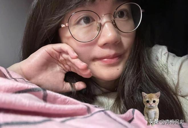 跪爬哭诉女友被杀_女子跪求男友原谅_