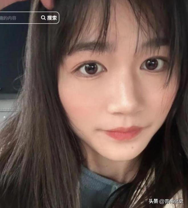 跪爬哭诉女友被杀__女子跪求男友原谅