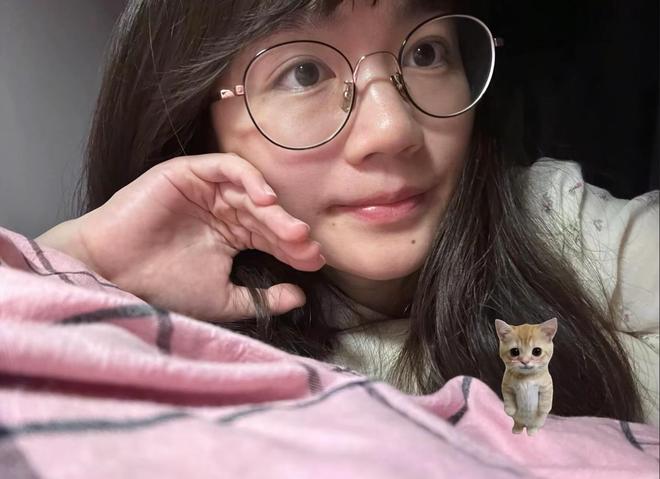 女子跪求男友原谅_安徽男子跪行_