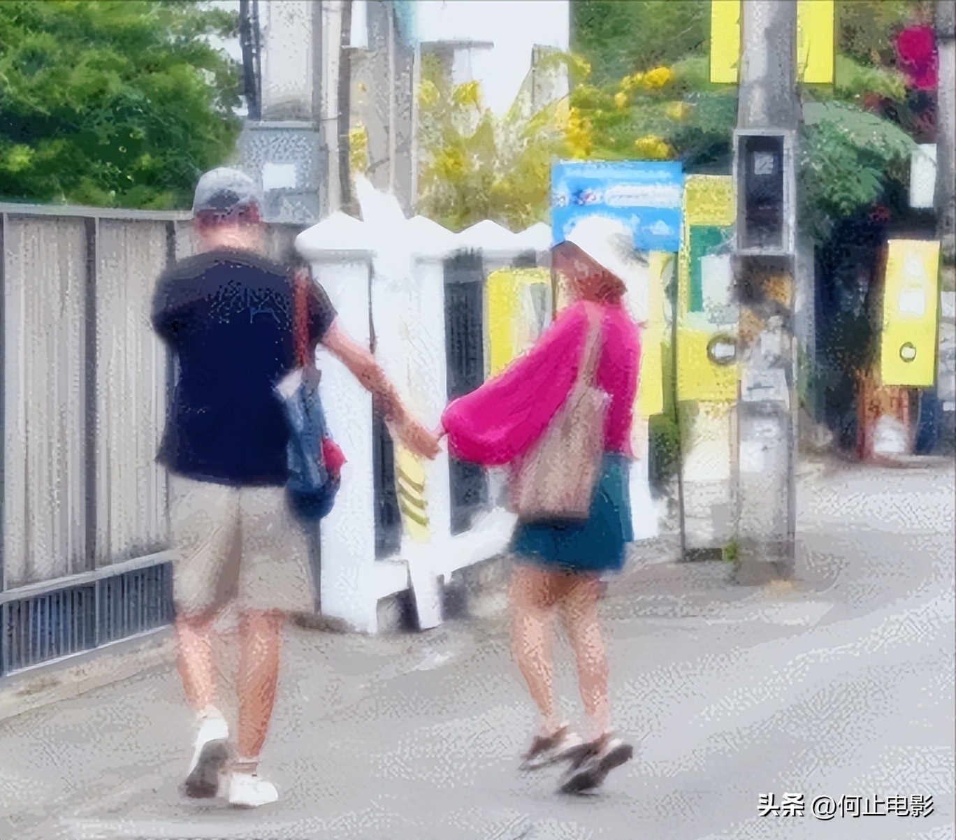 李静戴军街头牵手同框不到一周，恶心一幕发生，蔡明的话有人信了_李静戴军街头牵手同框不到一周，恶心一幕发生，蔡明的话有人信了_