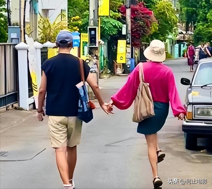 李静戴军街头牵手同框不到一周，恶心一幕发生，蔡明的话有人信了_李静戴军街头牵手同框不到一周，恶心一幕发生，蔡明的话有人信了_