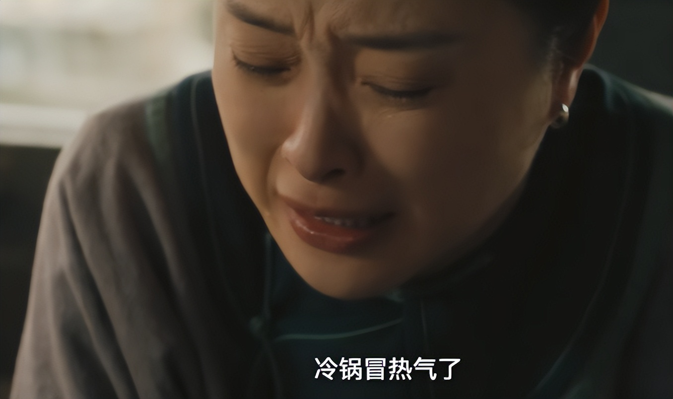 刘亦菲身上有几个纹身__刘亦菲把咖啡倒在了导演身上