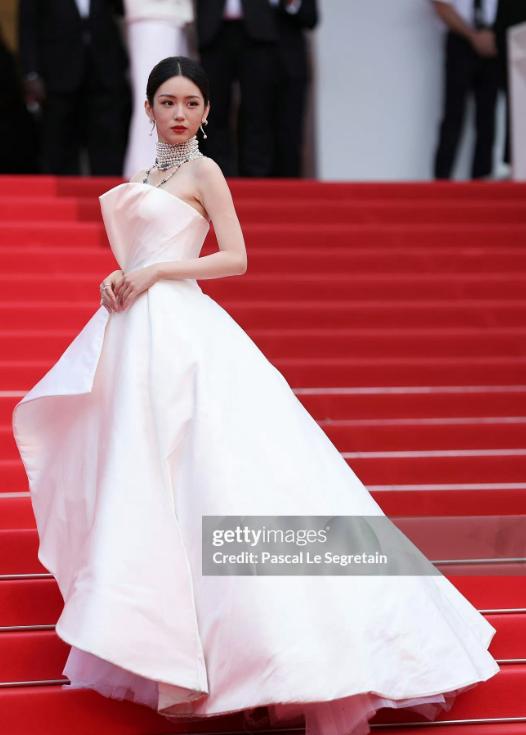 _周冬雨时装秀_周冬雨戛纳电影节