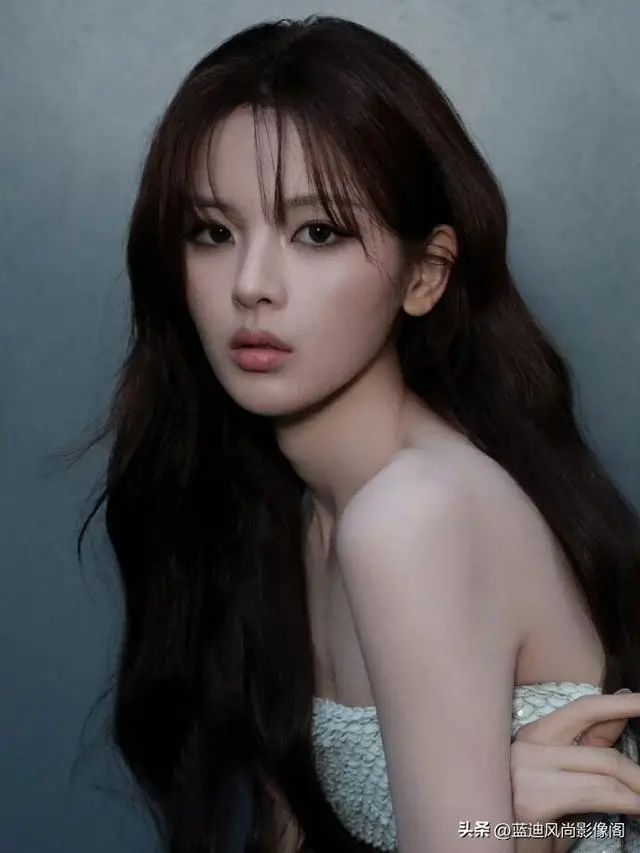 火箭少女杨超越图片__杨超越签约杨天真