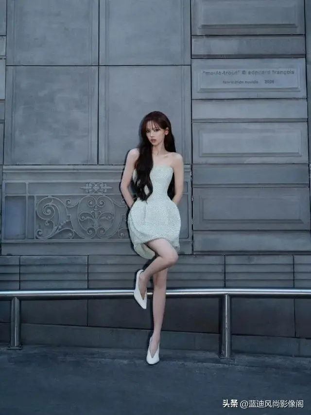 杨超越签约杨天真_火箭少女杨超越图片_