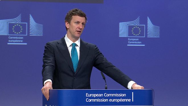 梦见抱别人的小孩暍自己奶__描写建筑工人的文章