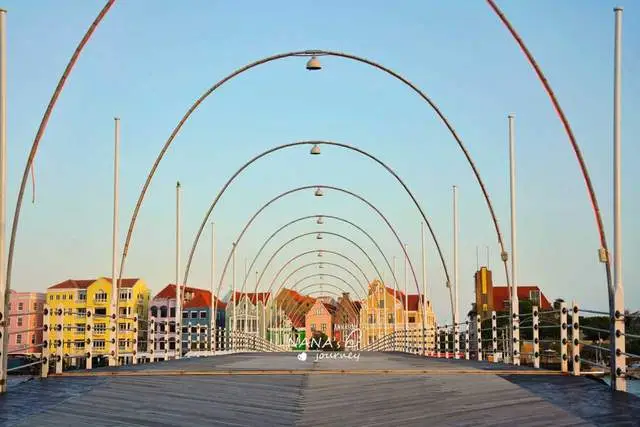 加勒比的这座小岛,有着一座神奇的桥,也因桥而闻名__加勒比的这座小岛,有着一座神奇的桥,也因桥而闻名