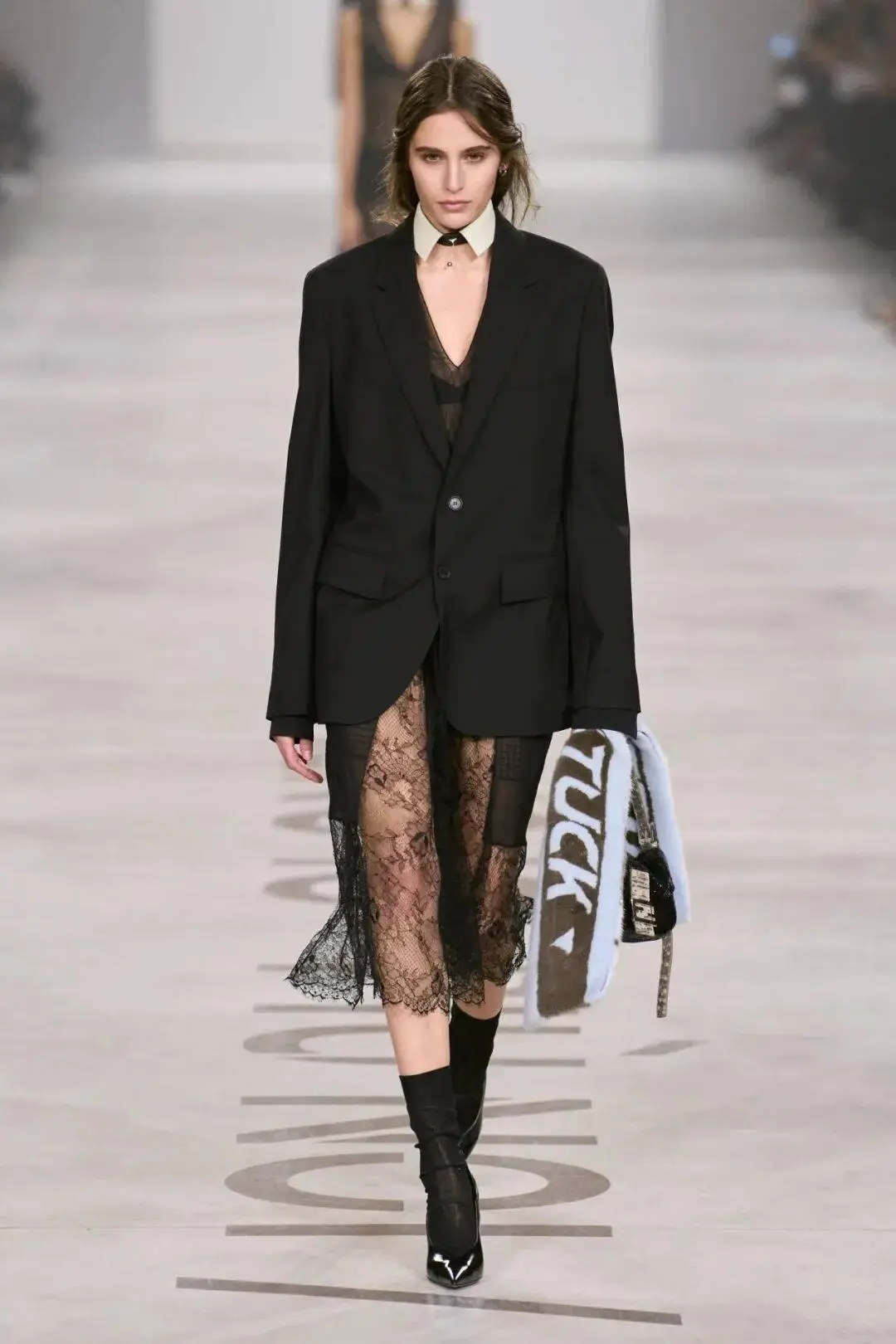 米兰时装周手绘设计图__米兰的时尚