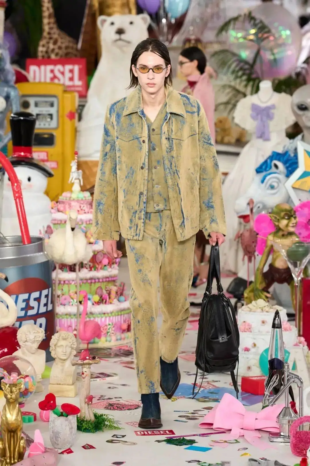 米兰时装周手绘设计图__米兰的时尚