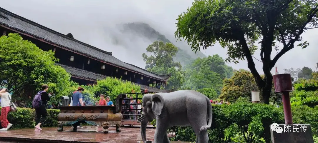 _游记峨眉山400字_游记峨眉山作文