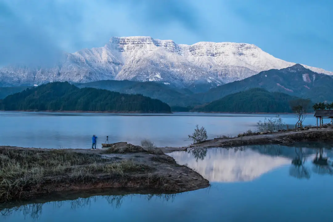 _峨眉山的姊妹山_峨眉山上二姐妹是什么意思