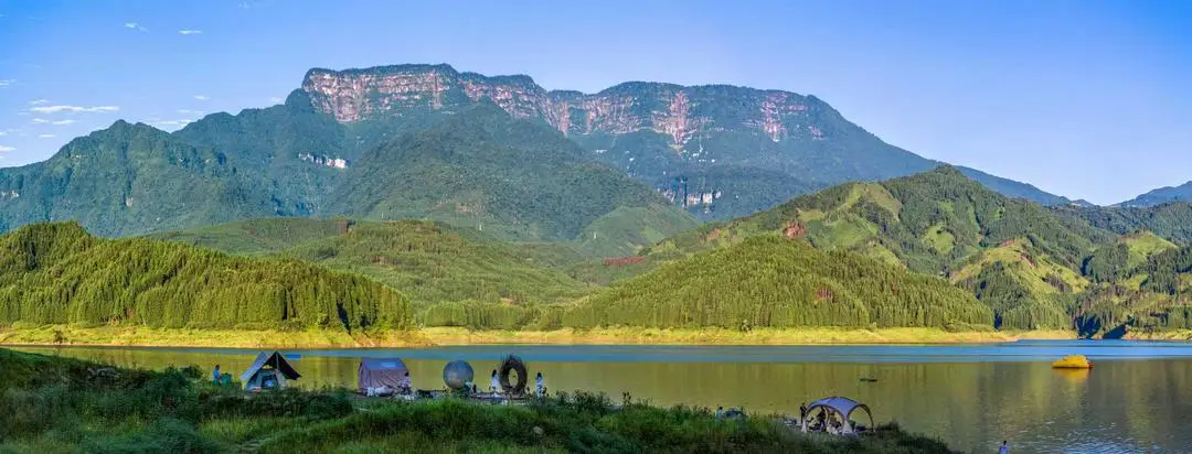 峨眉山上二姐妹是什么意思_峨眉山的姊妹山_