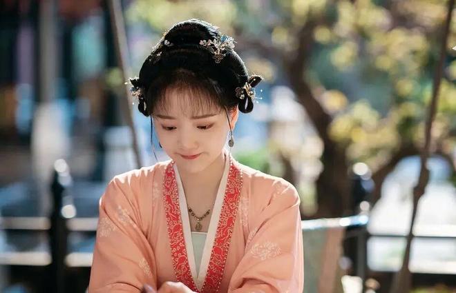 由于有光线什么到我们的眼睛_光线小花_