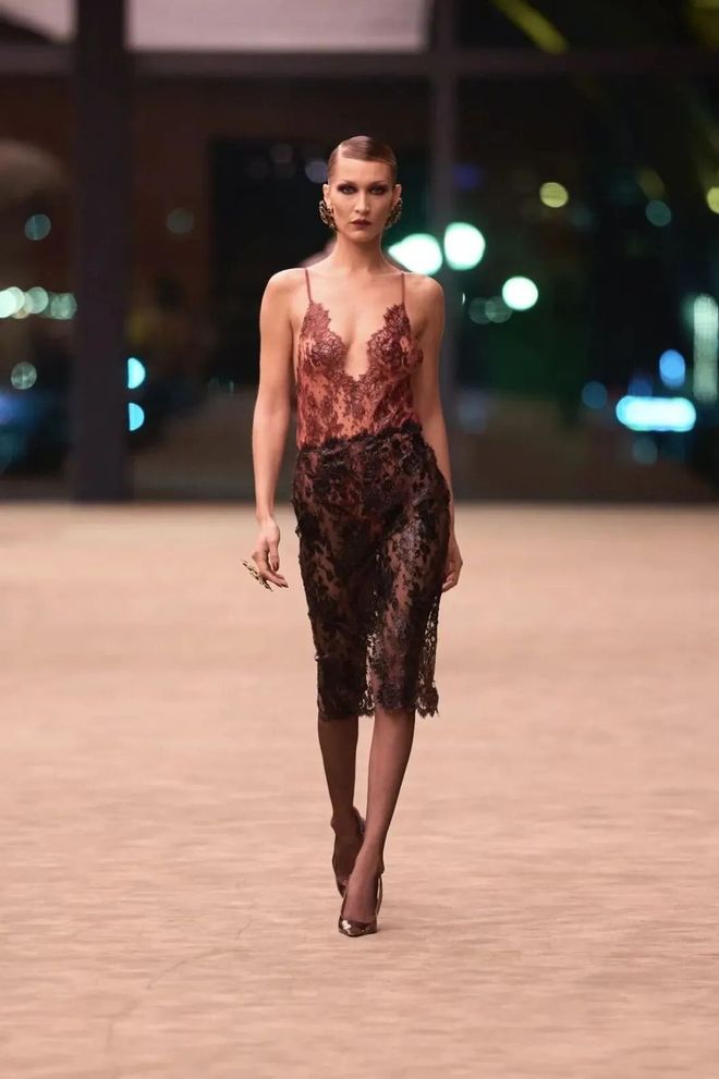 穿出巴黎女人的姿态，要几步？_穿出巴黎女人的姿态，要几步？_