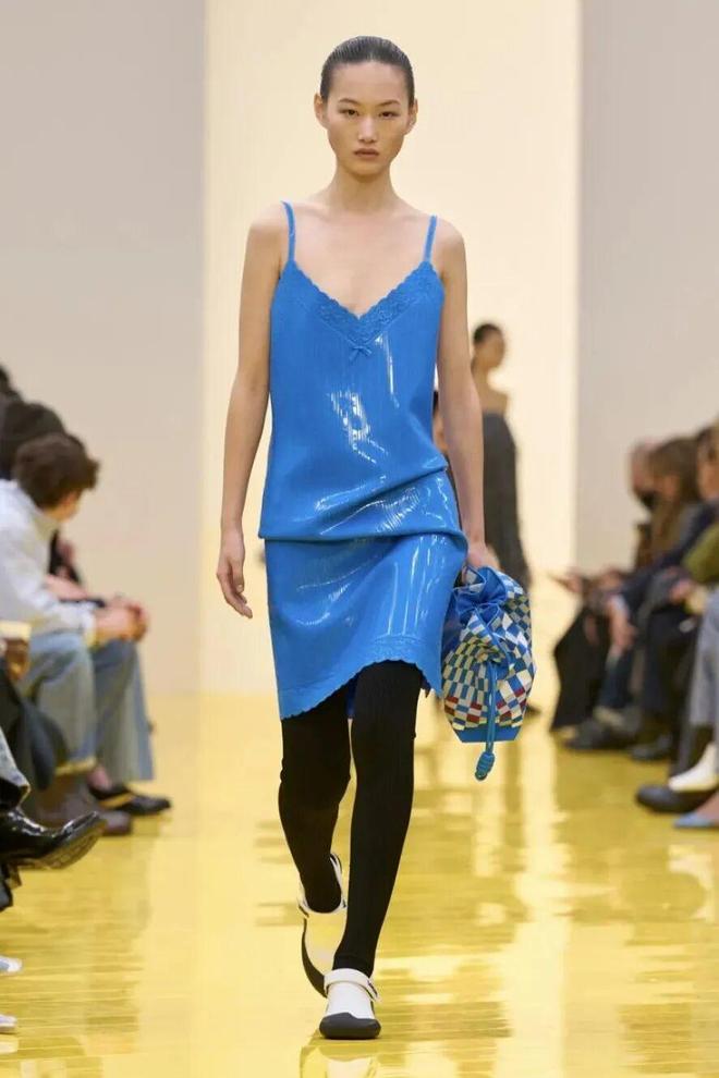 穿出巴黎女人的姿态，要几步？__穿出巴黎女人的姿态，要几步？