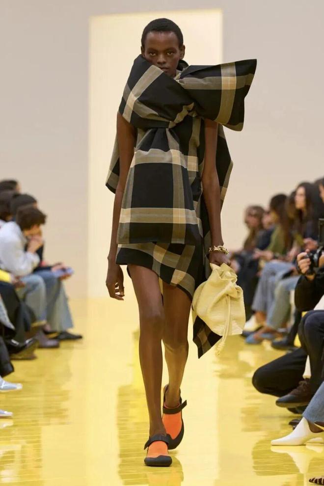 穿出巴黎女人的姿态，要几步？_穿出巴黎女人的姿态，要几步？_