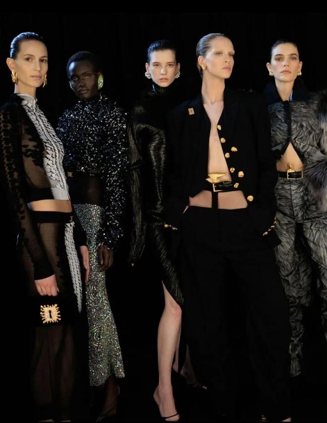 穿出巴黎女人的姿态，要几步？__穿出巴黎女人的姿态，要几步？