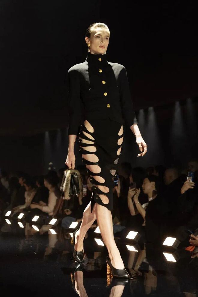 穿出巴黎女人的姿态，要几步？__穿出巴黎女人的姿态，要几步？