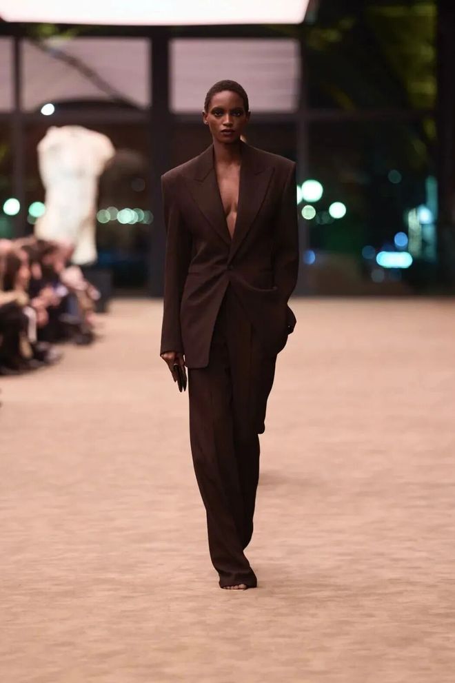 穿出巴黎女人的姿态，要几步？_穿出巴黎女人的姿态，要几步？_