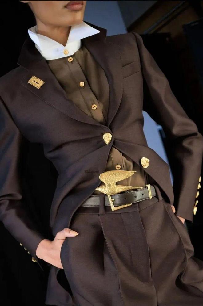 穿出巴黎女人的姿态，要几步？_穿出巴黎女人的姿态，要几步？_