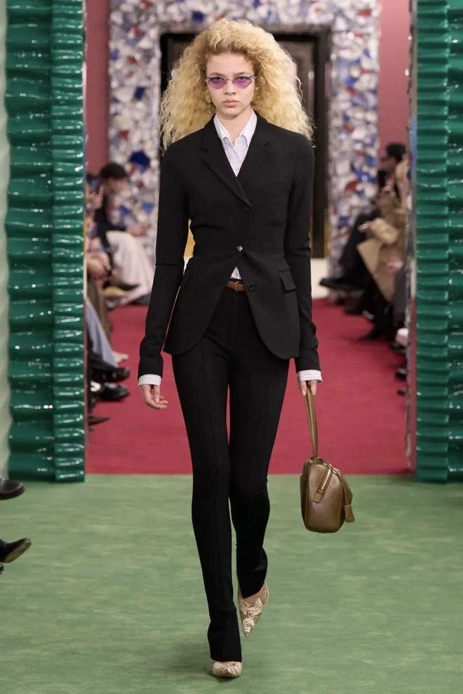 穿出巴黎女人的姿态，要几步？_穿出巴黎女人的姿态，要几步？_