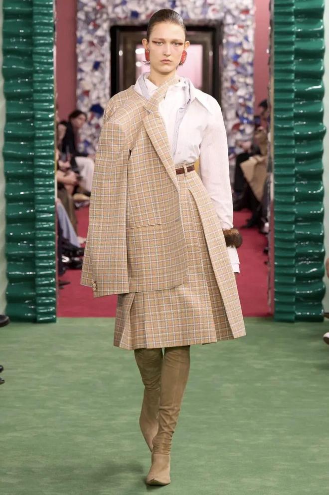 穿出巴黎女人的姿态，要几步？__穿出巴黎女人的姿态，要几步？