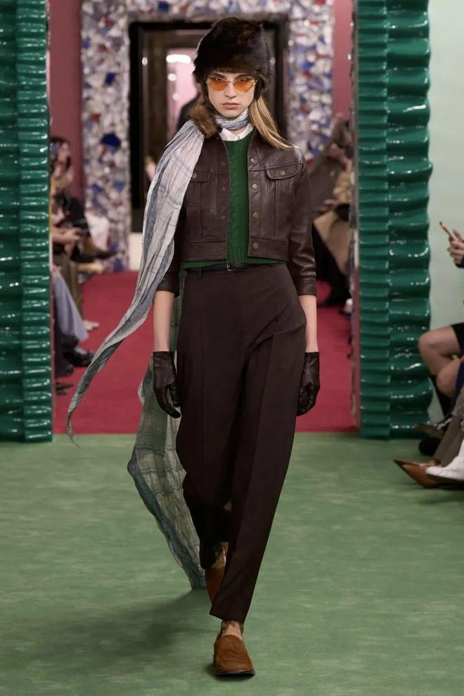 穿出巴黎女人的姿态，要几步？__穿出巴黎女人的姿态，要几步？