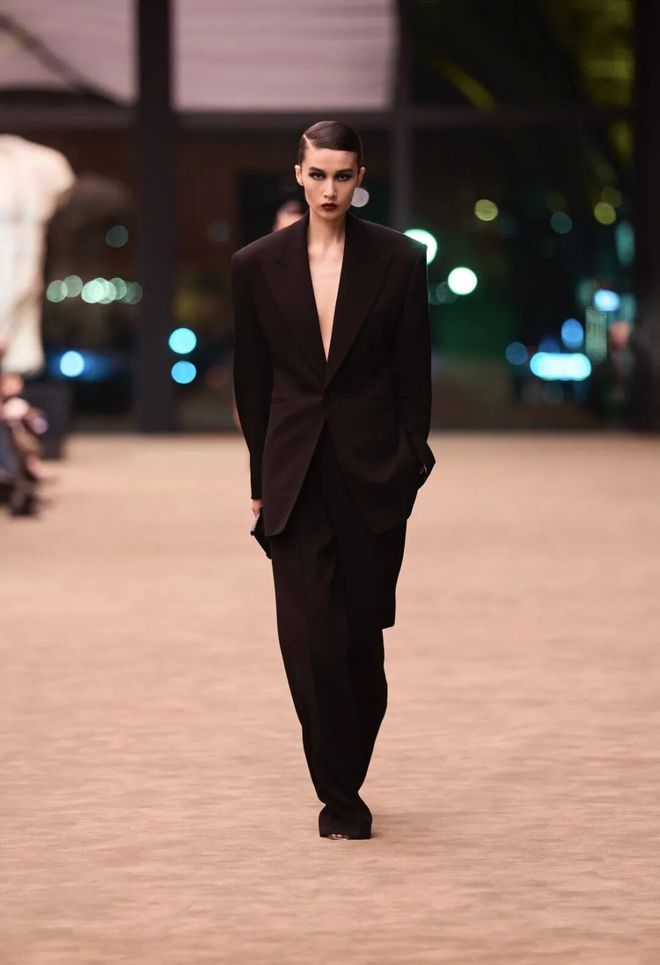 穿出巴黎女人的姿态，要几步？_穿出巴黎女人的姿态，要几步？_