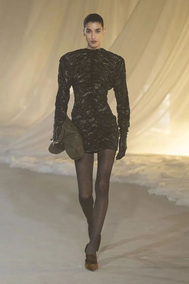 穿出巴黎女人的姿态，要几步？__穿出巴黎女人的姿态，要几步？