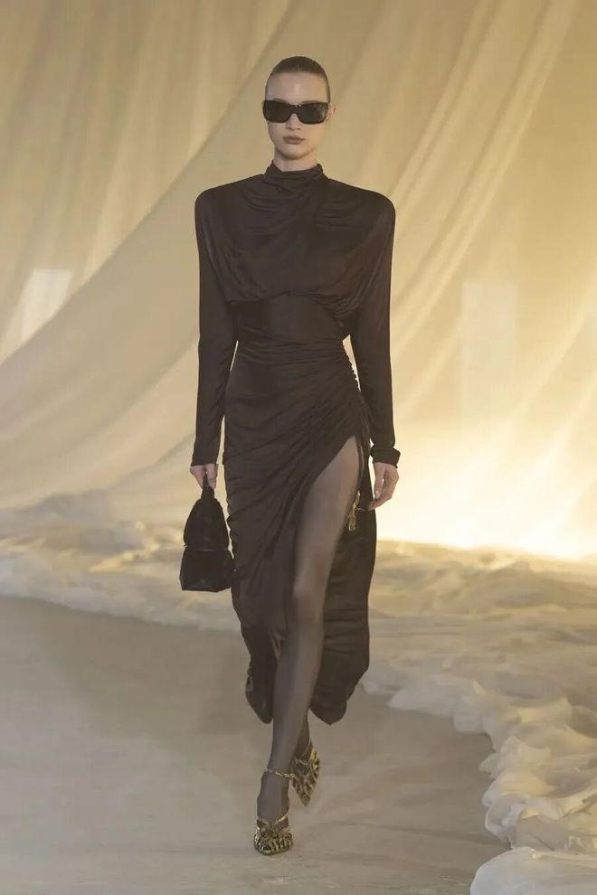 穿出巴黎女人的姿态，要几步？_穿出巴黎女人的姿态，要几步？_