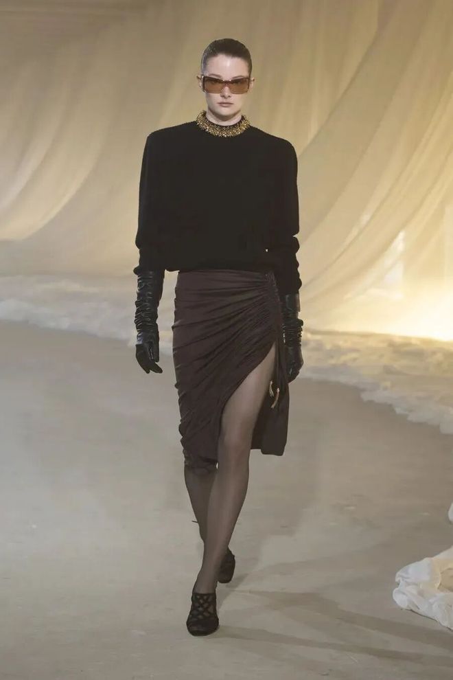 _穿出巴黎女人的姿态，要几步？_穿出巴黎女人的姿态，要几步？