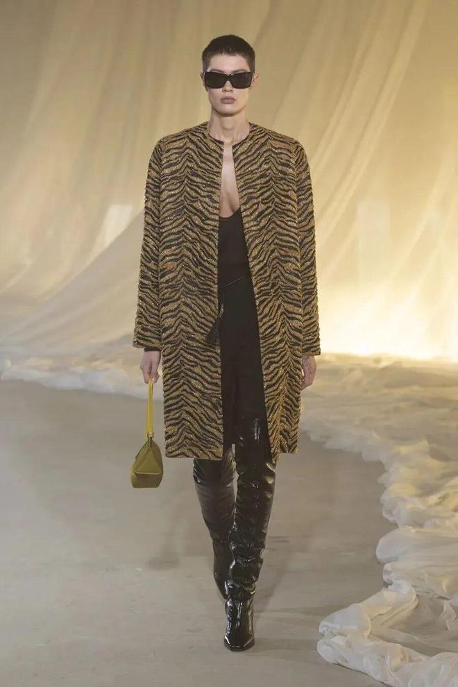 穿出巴黎女人的姿态，要几步？_穿出巴黎女人的姿态，要几步？_