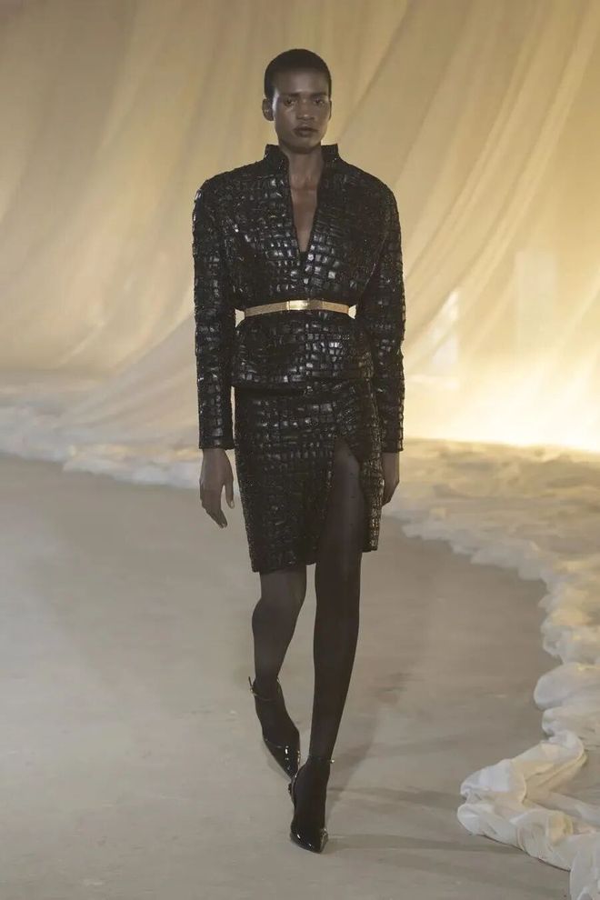 穿出巴黎女人的姿态，要几步？_穿出巴黎女人的姿态，要几步？_