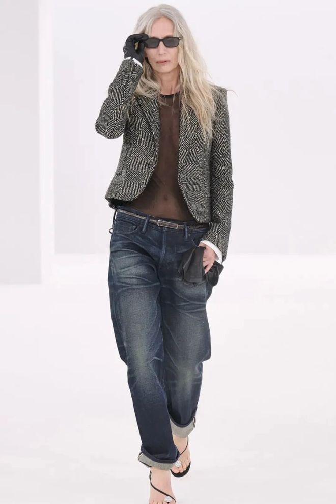 _穿出巴黎女人的姿态，要几步？_穿出巴黎女人的姿态，要几步？