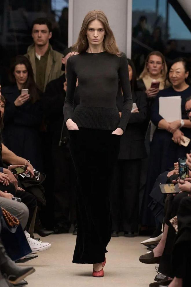 _穿出巴黎女人的姿态，要几步？_穿出巴黎女人的姿态，要几步？