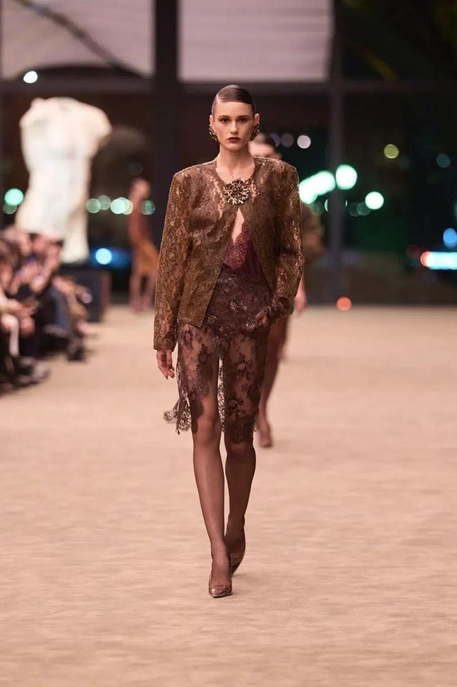 穿出巴黎女人的姿态，要几步？_穿出巴黎女人的姿态，要几步？_