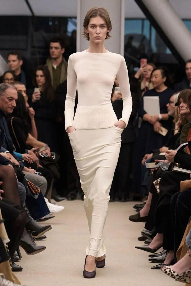 穿出巴黎女人的姿态，要几步？__穿出巴黎女人的姿态，要几步？