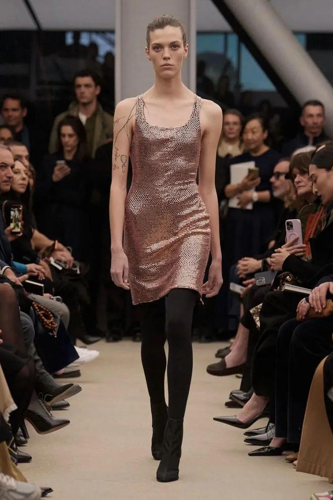 穿出巴黎女人的姿态，要几步？_穿出巴黎女人的姿态，要几步？_