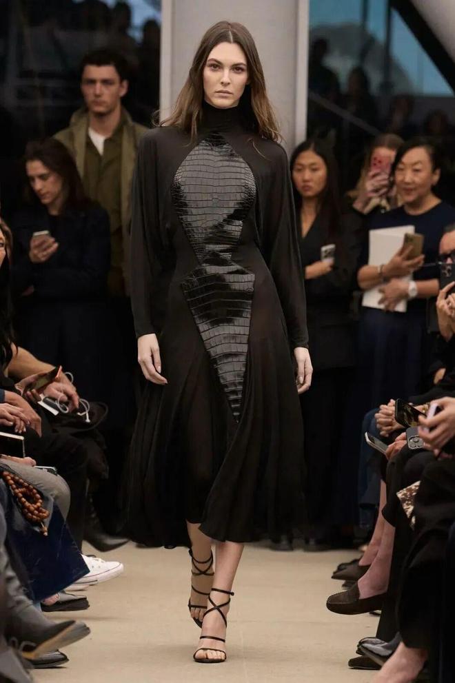 _穿出巴黎女人的姿态，要几步？_穿出巴黎女人的姿态，要几步？