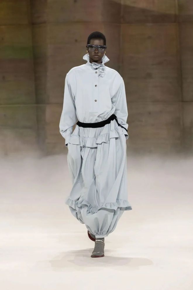 穿出巴黎女人的姿态，要几步？__穿出巴黎女人的姿态，要几步？