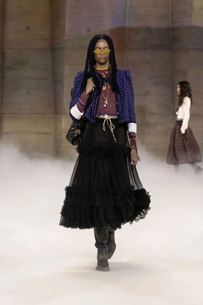 穿出巴黎女人的姿态，要几步？__穿出巴黎女人的姿态，要几步？