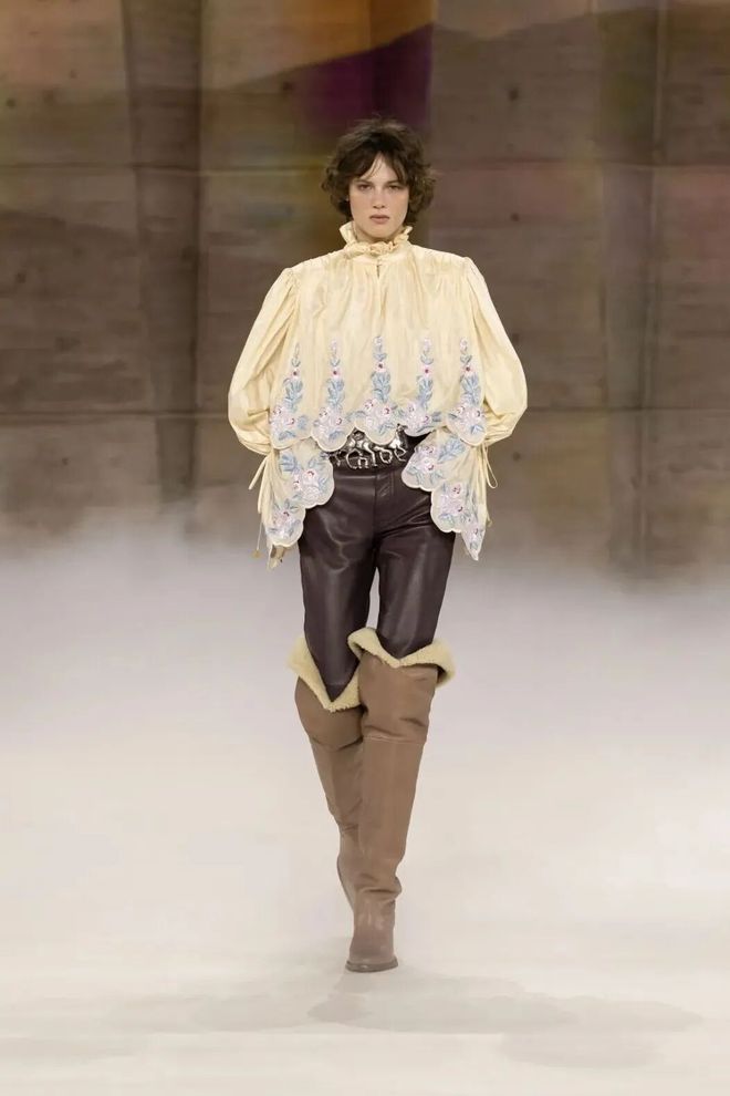 穿出巴黎女人的姿态，要几步？__穿出巴黎女人的姿态，要几步？