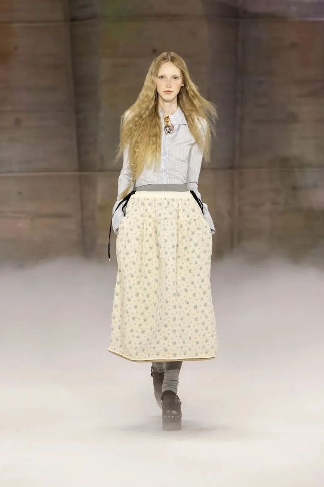 _穿出巴黎女人的姿态，要几步？_穿出巴黎女人的姿态，要几步？