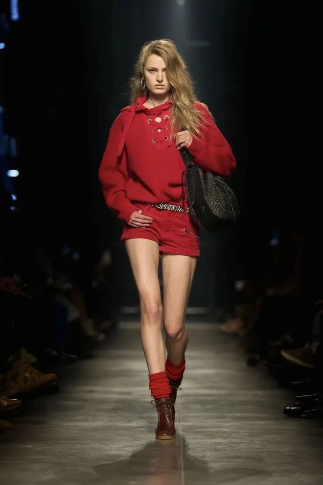 穿出巴黎女人的姿态，要几步？_穿出巴黎女人的姿态，要几步？_